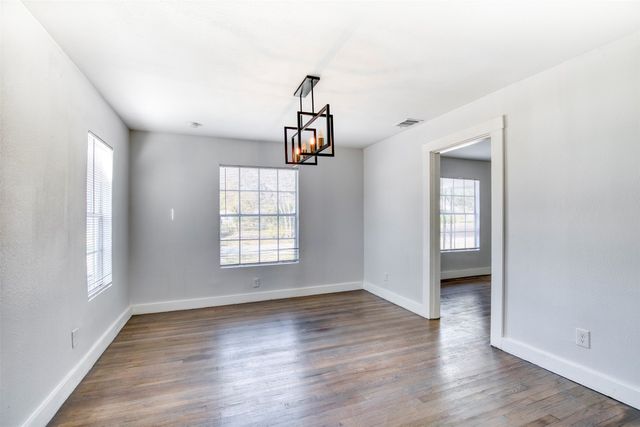 903 W 8th Street, Bonham, TX 75418