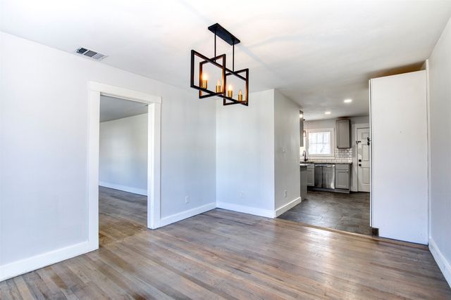 903 W 8th Street, Bonham, TX 75418