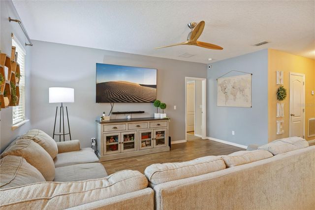2541 MARTINS RUN, Tavares, FL 32778