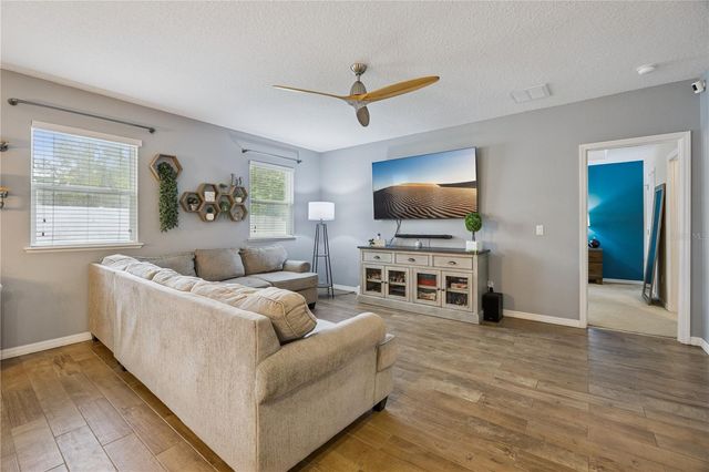 2541 MARTINS RUN, Tavares, FL 32778