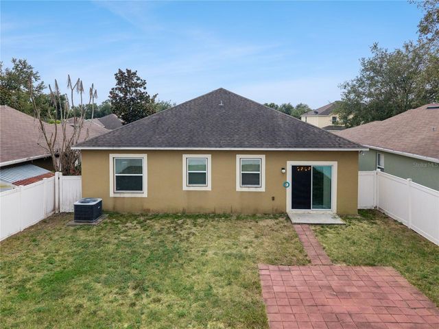 2541 MARTINS RUN, Tavares, FL 32778