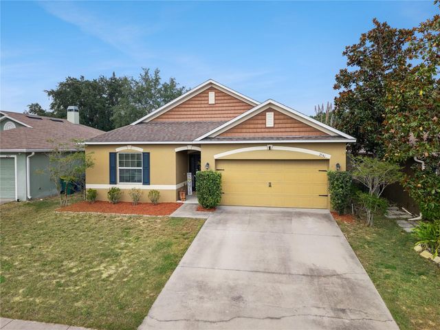2541 MARTINS RUN, Tavares, FL 32778