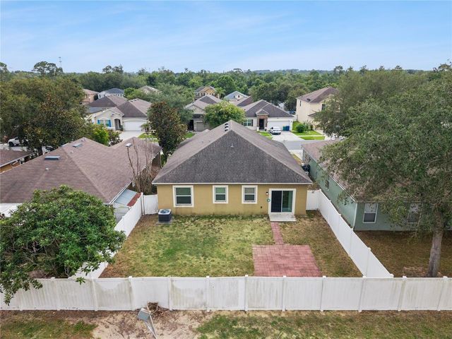 2541 MARTINS RUN, Tavares, FL 32778