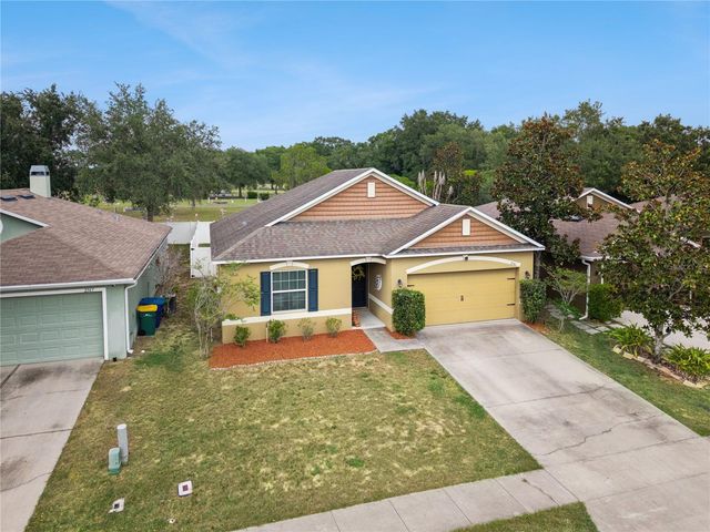 2541 MARTINS RUN, Tavares, FL 32778