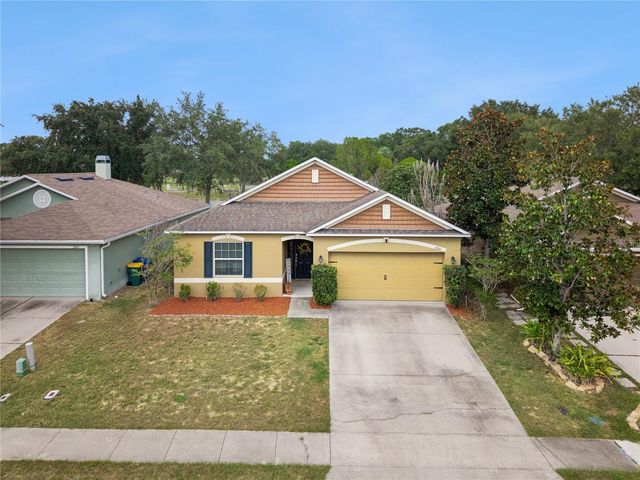 2541 MARTINS RUN, Tavares, FL 32778