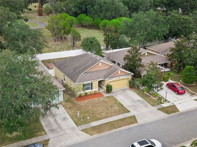 2541 MARTINS RUN, Tavares, FL 32778