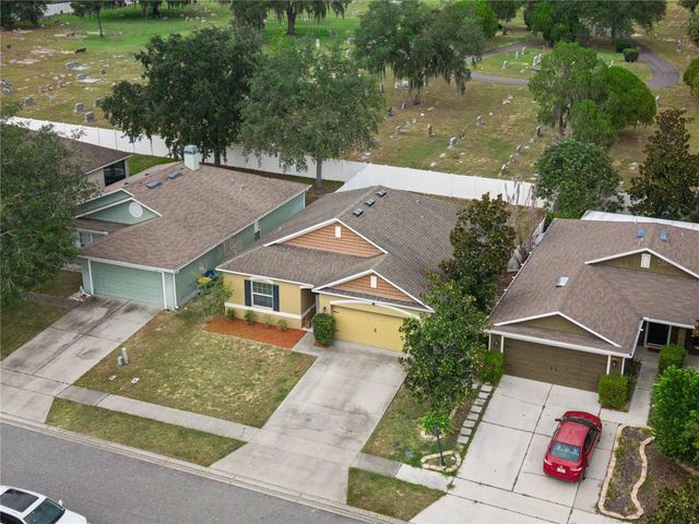 2541 MARTINS RUN, Tavares, FL 32778