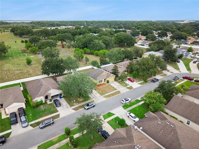2541 MARTINS RUN, Tavares, FL 32778