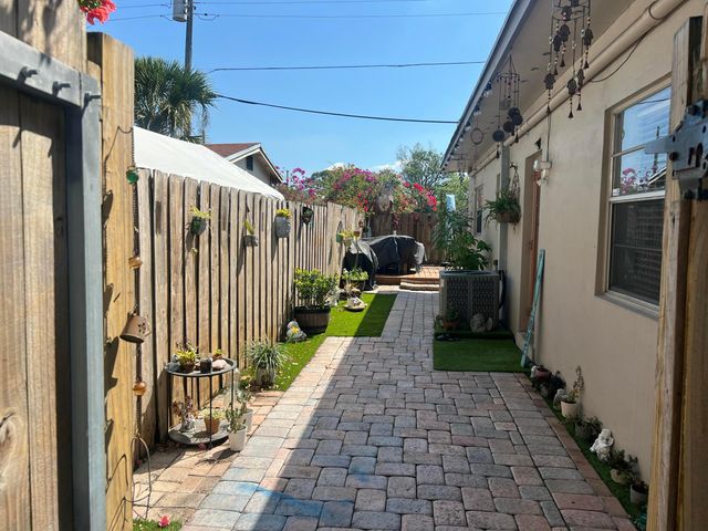 1130 NE 3rd Avenue, Fort Lauderdale, FL 33304