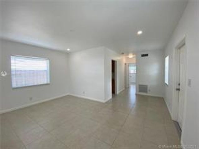 1130 NE 3rd Avenue, Fort Lauderdale, FL 33304