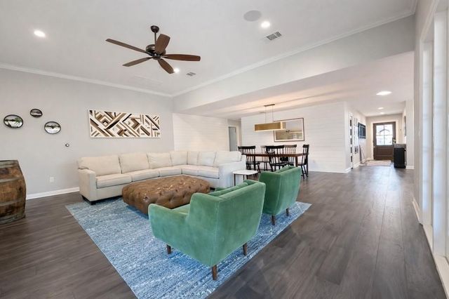 3006 Stardust DR, Austin, TX 78757