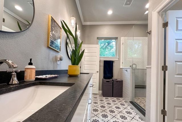 3006 Stardust DR, Austin, TX 78757