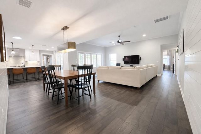 3006 Stardust DR, Austin, TX 78757