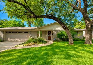3006 Stardust DR, Austin, TX 78757