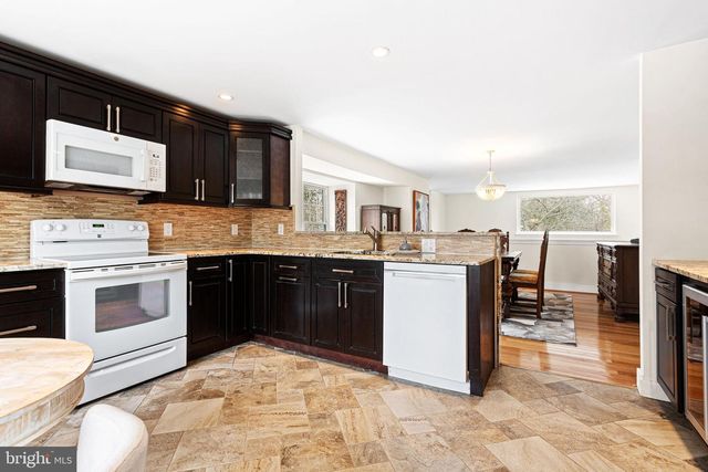 318 KINGS CROFT, Cherry Hill, NJ 08034