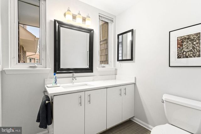 318 KINGS CROFT, Cherry Hill, NJ 08034