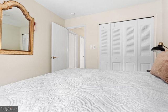 318 KINGS CROFT, Cherry Hill, NJ 08034