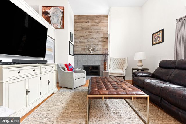 318 KINGS CROFT, Cherry Hill, NJ 08034