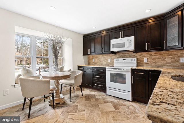 318 KINGS CROFT, Cherry Hill, NJ 08034