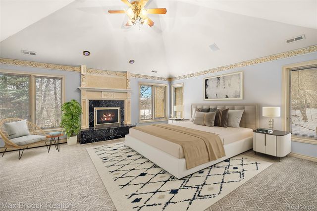 5148 Crest Knolls Court, Bloomfield Charter Township, MI 48302