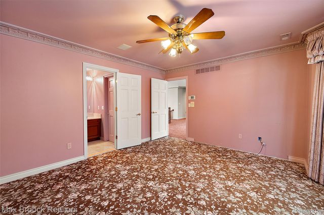 5148 Crest Knolls Court, Bloomfield Charter Township, MI 48302