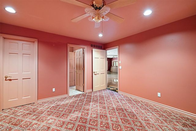 5148 Crest Knolls Court, Bloomfield Charter Township, MI 48302