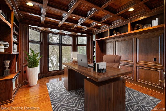 5148 Crest Knolls Court, Bloomfield Charter Township, MI 48302