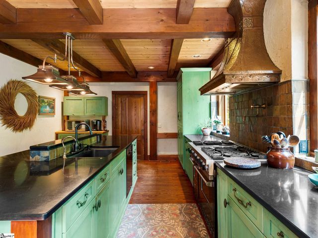 4 Landy Lane, Landrum, SC 29356
