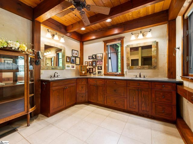 4 Landy Lane, Landrum, SC 29356