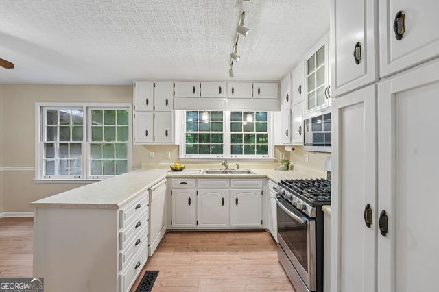 155 Forest Hall Lane, Fayetteville, GA 30214