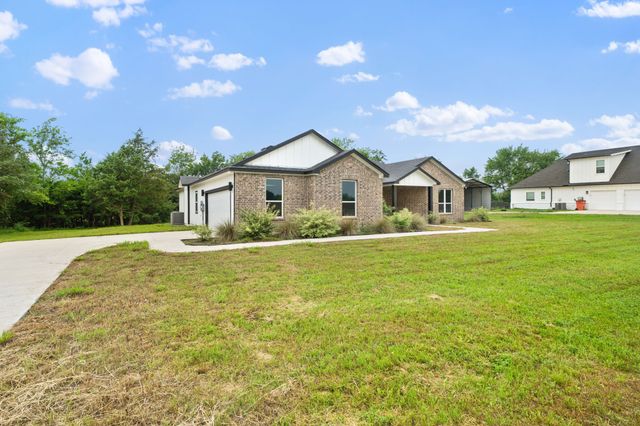 646 County Road 4109, Greenville, TX 75401