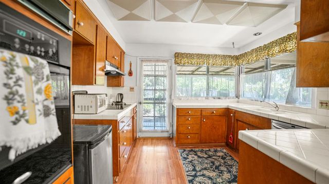 206 Benson Dr, Lodi, CA 95242