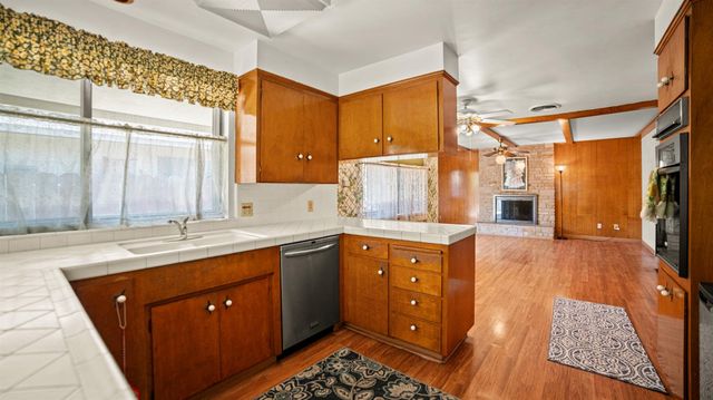 206 Benson Dr, Lodi, CA 95242