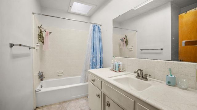 206 Benson Dr, Lodi, CA 95242