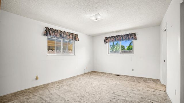 206 Benson Dr, Lodi, CA 95242