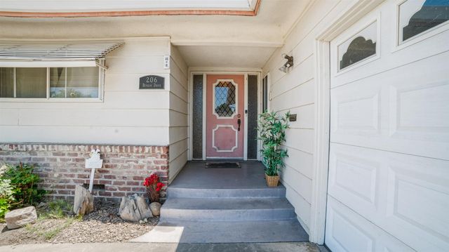 206 Benson Dr, Lodi, CA 95242