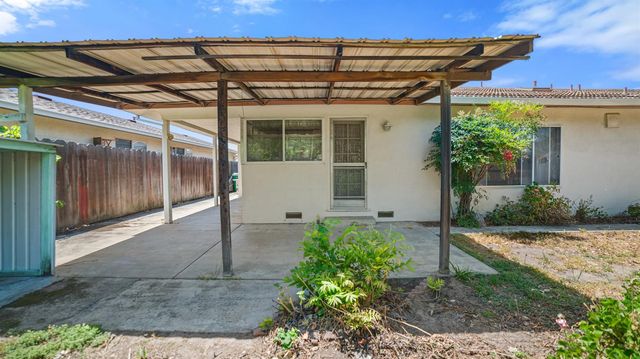 206 Benson Dr, Lodi, CA 95242