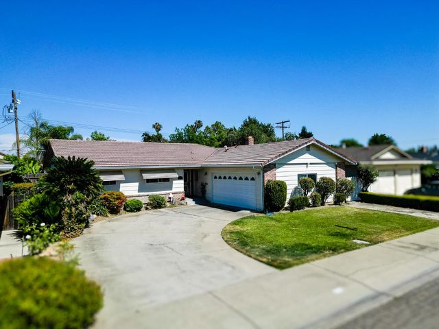 206 Benson Dr, Lodi, CA 95242