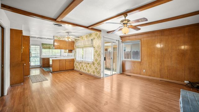 206 Benson Dr, Lodi, CA 95242