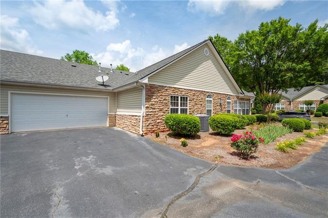 3735 Villa Springs Circle, Powder Springs, GA 30127