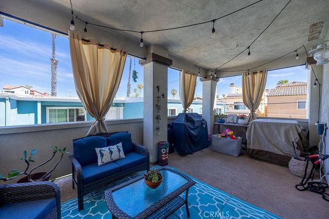 1516 Pacific Coast, Huntington Beach, CA 92648