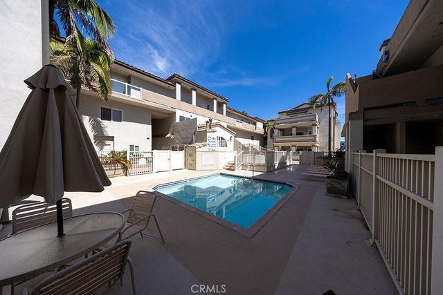 1516 Pacific Coast, Huntington Beach, CA 92648