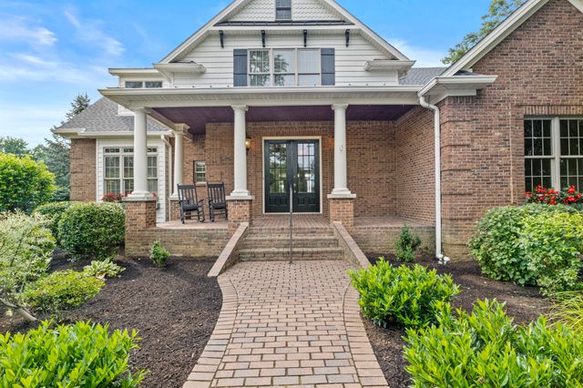 1047 Wil rose Lane, Versailles, KY 40383