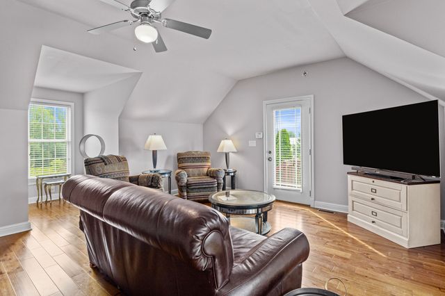 1047 Wil rose Lane, Versailles, KY 40383