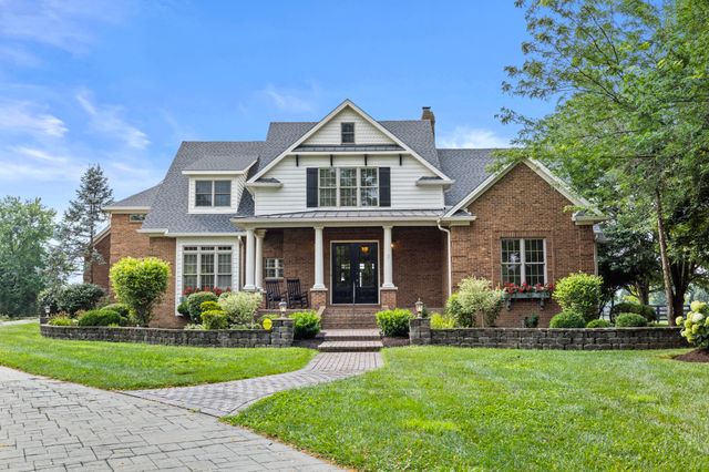 1047 Wil rose Lane, Versailles, KY 40383