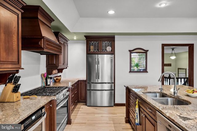 21 SHAWNEE TRL, Shamong, NJ 08088