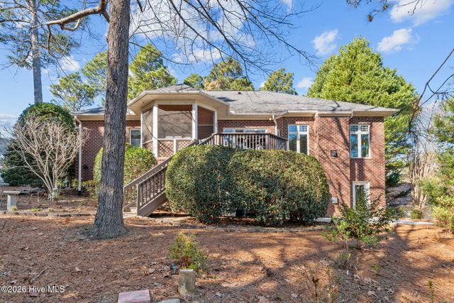 106 Clay Circle, West End, NC 27376
