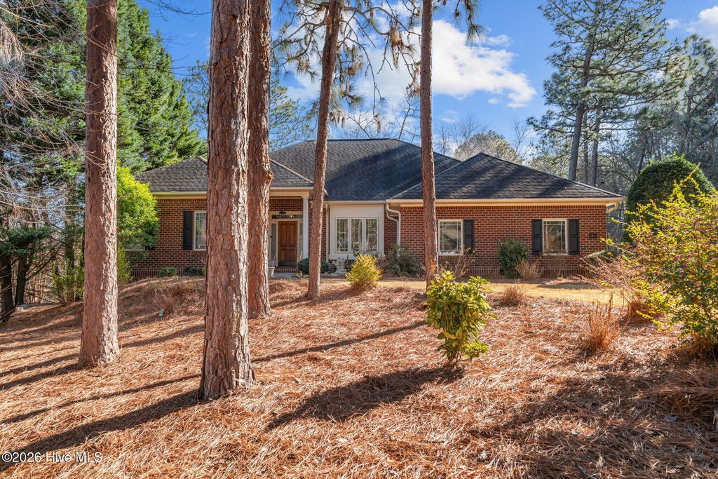 106 Clay Circle, West End, NC 27376