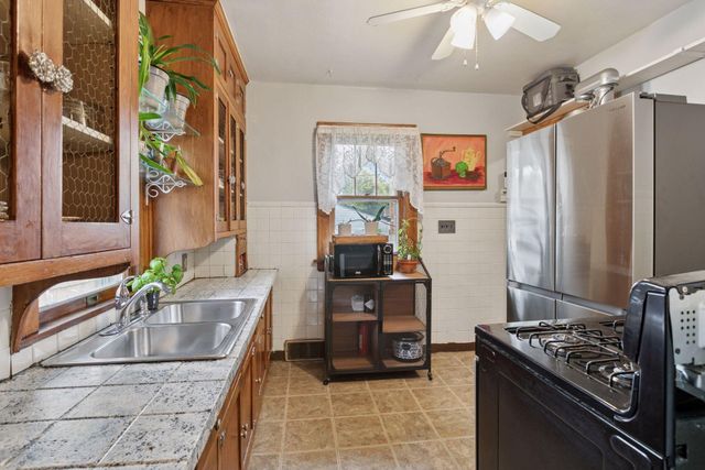 958 James Avenue, Saint Paul, MN 55102