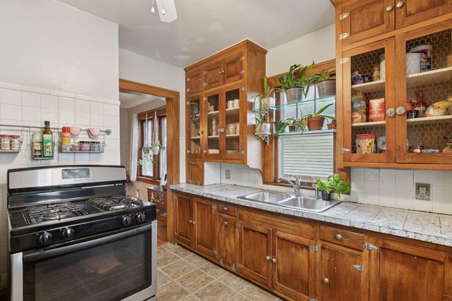 958 James Avenue, Saint Paul, MN 55102